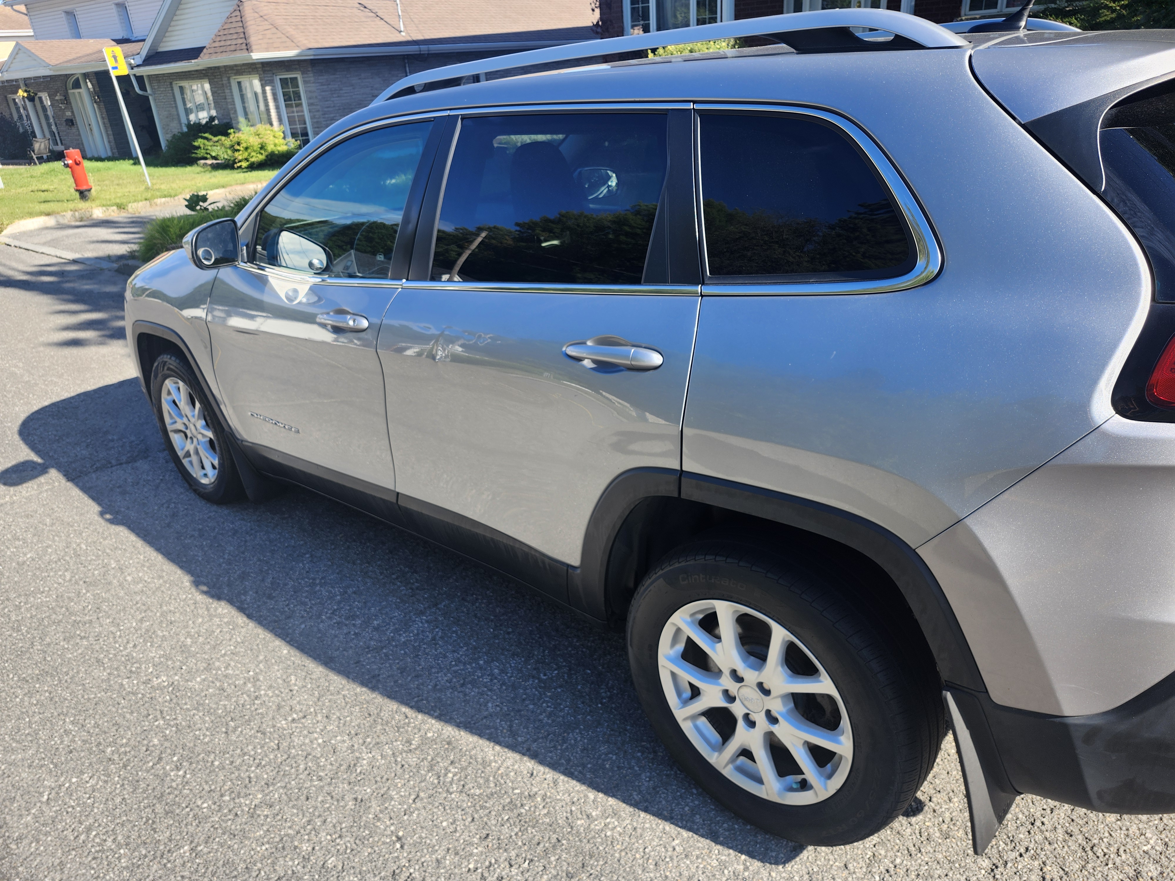Vue du côté gauche depuis l'arrière